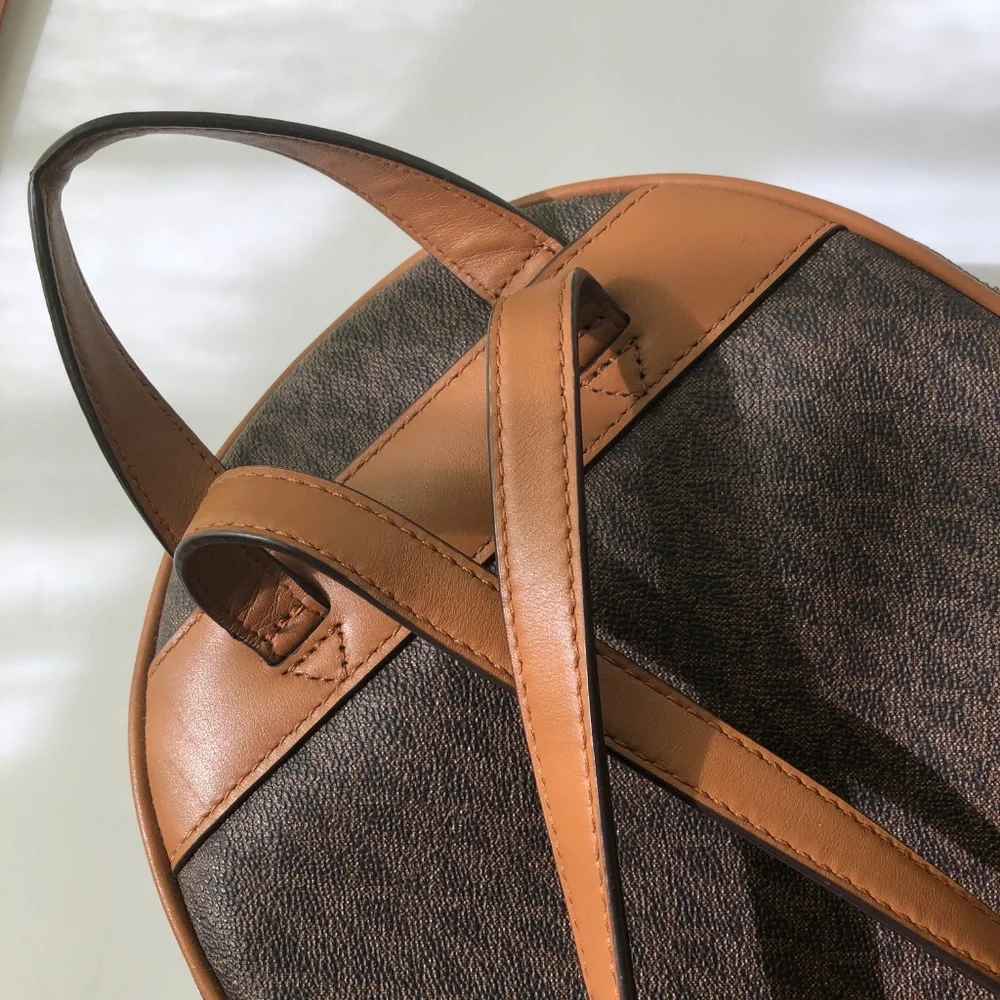 Michael Kors Large Backpack EUC - Picture 5 of 12